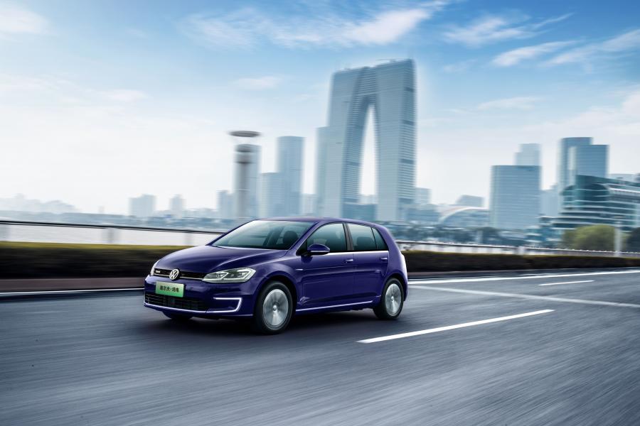  Volkswagen e-Golf (Typ 5G) 2019 года  (CN) (фото 21 из 35)